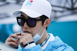 吃瓜群众小号,网络舆论场中的幕后推手